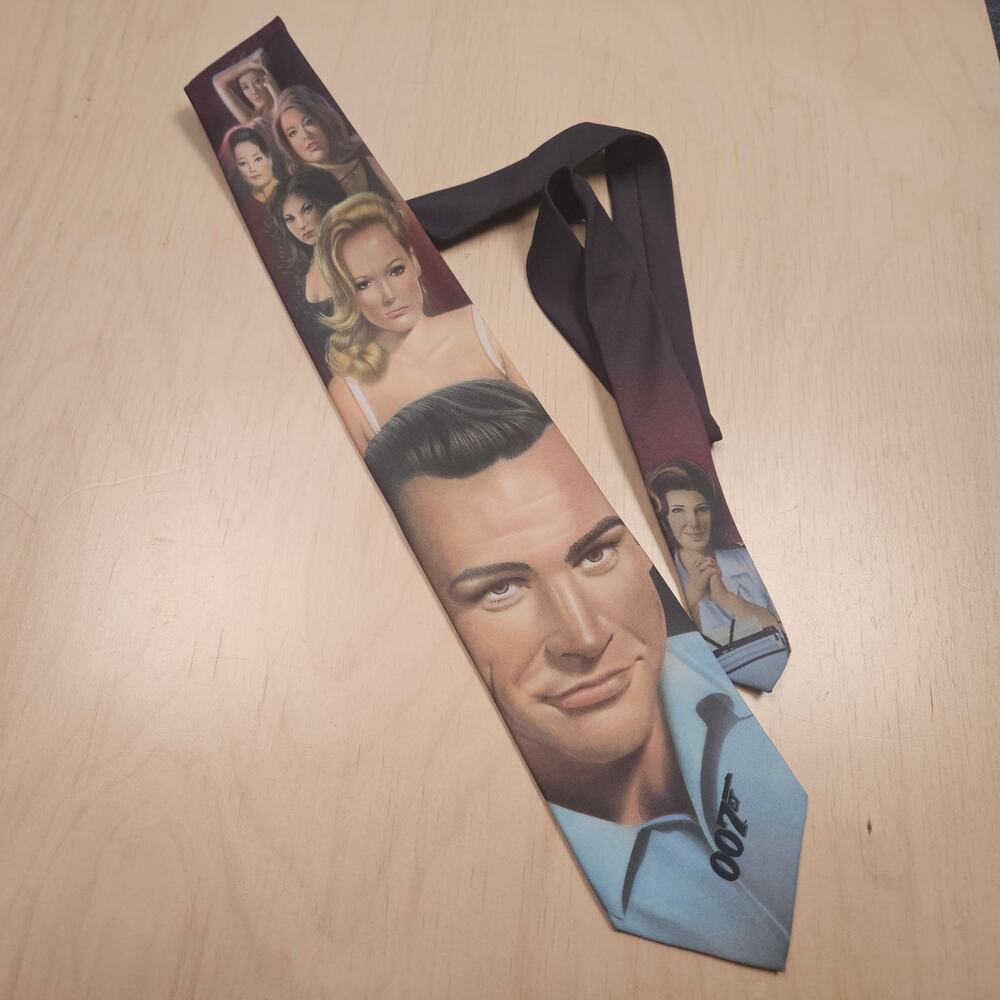 Collectible Vintage Ralph Marlin1996 Bond's Girls Men's Tie 007 100% Polyester